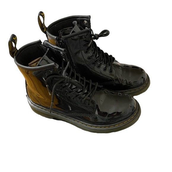 Dr. Martens junior 1460 patent leather lace up boot Big kids size 3 - Picture 1 of 6